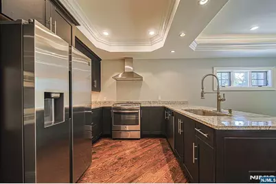 35 Marquis Court, Edgewater, NJ 07020 - Photo 11