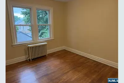551 Olympia Avenue, Cliffside Park, NJ 07010 - Photo 9