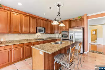 62 Hickory Hill Boulevard 2001 #2001, Totowa, NJ 07512 - Photo 15