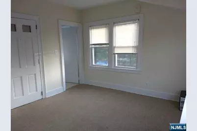 192 W Midland Avenue 4 #4, Paramus, NJ 07652 - Photo 5
