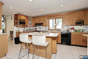 703 Chadwick Dr, Paramus, NJ 07652 - Photo 7