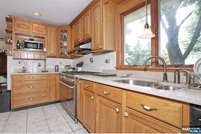 703 Chadwick Drive, Paramus, NJ 07652 - Photo 11