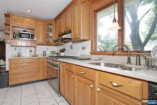 703 Chadwick Dr, Paramus, NJ 07652 - Photo 11
