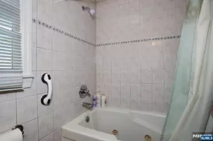 703 Chadwick Dr, Paramus, NJ 07652 - Photo 19