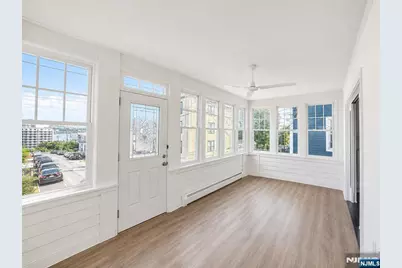 528 Undercliff Avenue, Edgewater, NJ 07020 - Photo 3