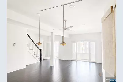 528 Undercliff Avenue, Edgewater, NJ 07020 - Photo 1