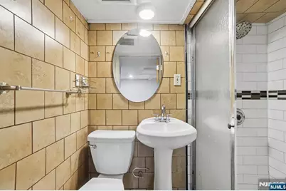 310 Centre Avenue, Secaucus, NJ 07094 - Photo 29
