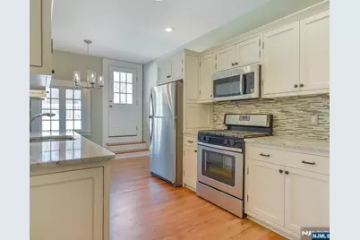 1 Laurel Place, Montclair, NJ 07043 - Photo 9