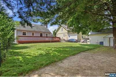 17 E Johnson Avenue, Bergenfield, NJ 07621 - Photo 23