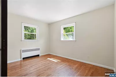 17 E Johnson Avenue, Bergenfield, NJ 07621 - Photo 7