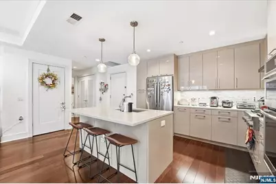 150 Henley Place 210 #210, Weehawken, NJ 07086 - Photo 5