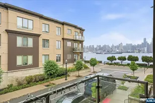 150 Henley Pl 210, Weehawken, NJ 07086 - Photo 11