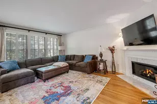 40 Schindler Ct, Upper Saddle River, NJ 07458 - Photo 5