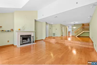 8 Wadsworth Court, Teaneck Township, NJ 07666 - Photo 9
