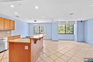 8 Wadsworth Ct, Teaneck Township, NJ 07666 - Photo 13