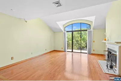 8 Wadsworth Court, Teaneck Township, NJ 07666 - Photo 7