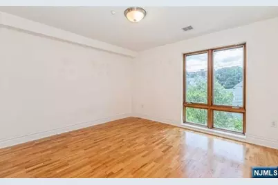 17 Meadow Road 307 #307, Rutherford, NJ 07070 - Photo 11