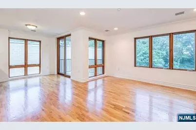 17 Meadow Road 307 #307, Rutherford, NJ 07070 - Photo 5