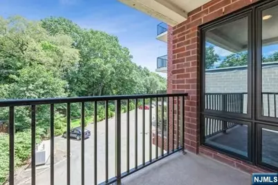17 Meadow Road 307 #307, Rutherford, NJ 07070 - Photo 17