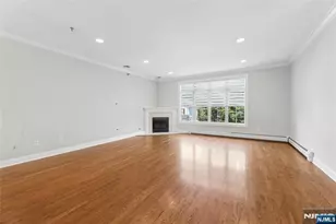 2462 3rd St, Fort Lee, NJ 07024 - Photo 5
