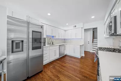 22 W Pamrapo Court, Glen Rock, NJ 07452 - Photo 11
