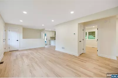61 Mackay Avenue, Waldwick, NJ 07463 - Photo 13