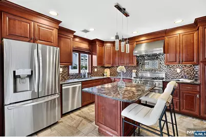 112 Hathaway Street, Wallington, NJ 07057 - Photo 15