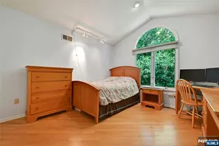 91 Lakeview Dr, Old Tappan, NJ 07675 - Photo 27
