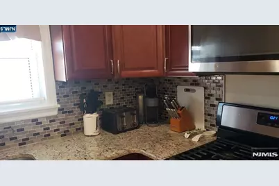 38-09 Broadway B #B, Fair Lawn, NJ 07410 - Photo 9