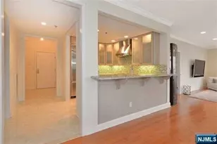 3 Moorings Ln, Edgewater, NJ 07020 - Photo 3