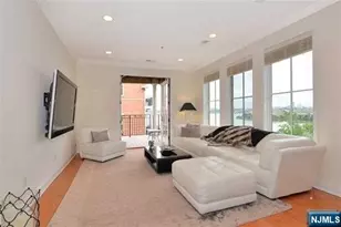 3 Moorings Ln, Edgewater, NJ 07020 - Photo 5