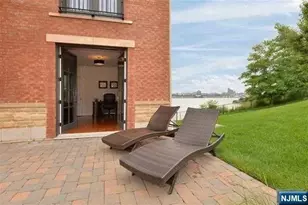 3 Moorings Ln, Edgewater, NJ 07020 - Photo 13