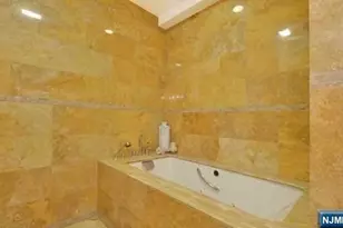 3 Moorings Ln, Edgewater, NJ 07020 - Photo 11