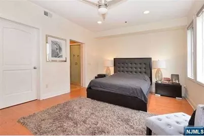 3 Moorings Lane, Edgewater, NJ 07020 - Photo 9