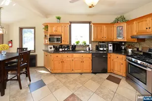 71 Ringwood Ave, Pompton Lakes, NJ 07442 - Photo 11