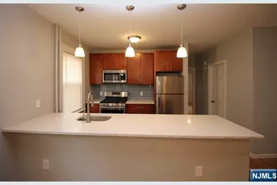222 Irving Place 4 #4, Lyndhurst Township, NJ 07071 - Photo 3