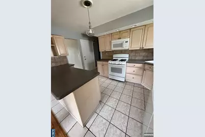 340 Fenlon Boulevard, Clifton, NJ 07014 - Photo 9
