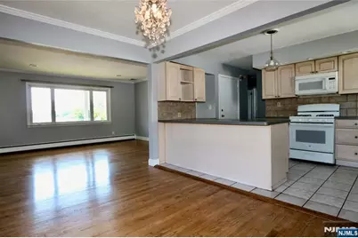 340 Fenlon Boulevard, Clifton, NJ 07014 - Photo 11