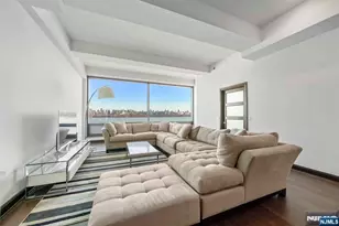9 Somerset Ln 407, Edgewater, NJ 07020 - Photo 1