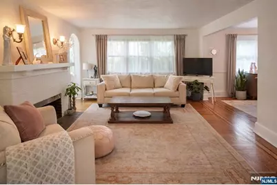 274 W Englewood Avenue, Teaneck Township, NJ 07666 - Photo 3