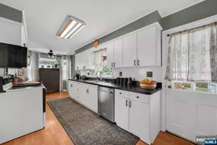 48 Lake Dr, Wayne, NJ 07470 - Photo 13