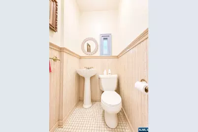 949 Garrison Avenue, Teaneck Township, NJ 07666 - Photo 7