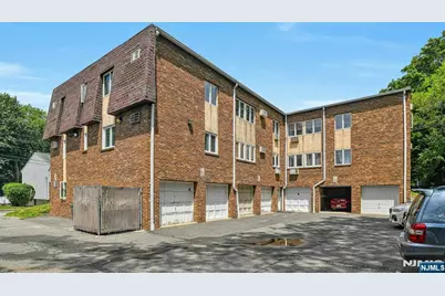 31 Home Place 1 #1, Bergenfield, NJ 07621 - Photo 5