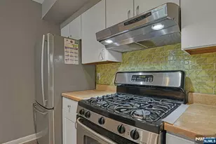 31 Home Pl 1, Bergenfield, NJ 07621 - Photo 17