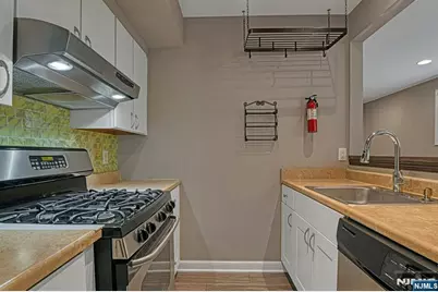 31 Home Place 1 #1, Bergenfield, NJ 07621 - Photo 15
