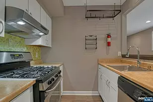 31 Home Pl 1, Bergenfield, NJ 07621 - Photo 15