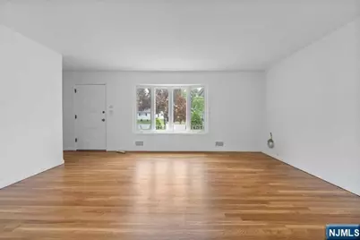 46 Daka Court, Bloomfield, NJ 07003 - Photo 5