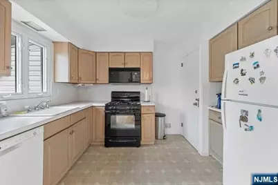 46 Daka Court, Bloomfield, NJ 07003 - Photo 7