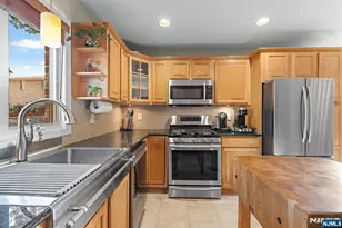 228 Lafayette Ave, Cliffside Park, NJ 07010 - Photo 13