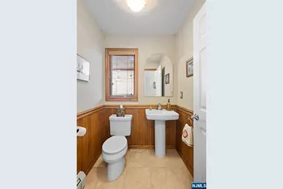 228 Lafayette Avenue, Cliffside Park, NJ 07010 - Photo 11